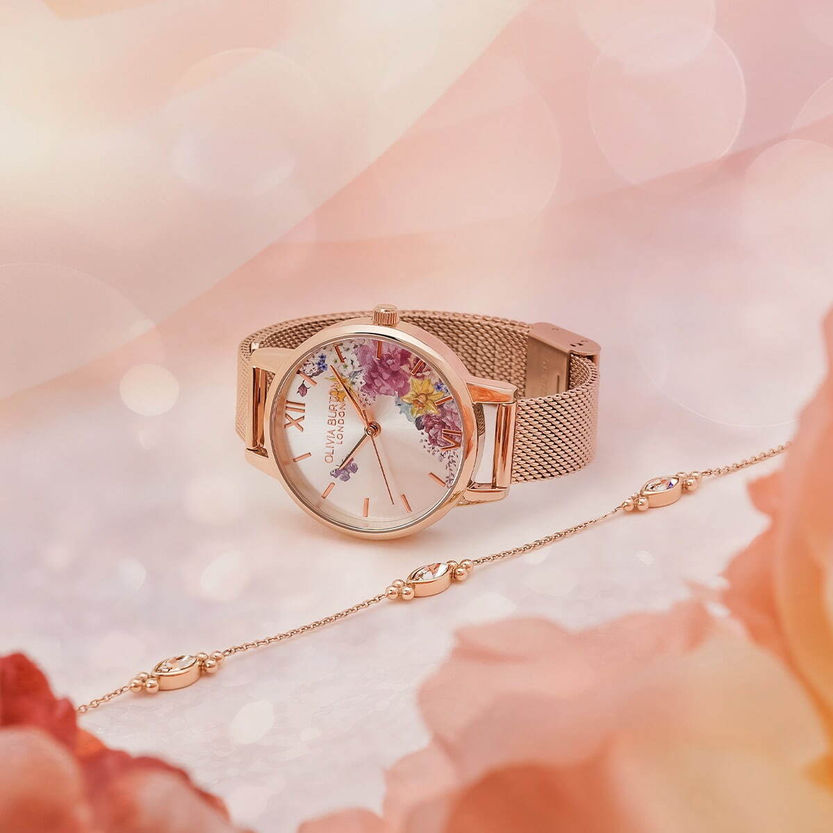 オリビア・バートン24年クリスマスギフト“舞う蝶と花々”ダイヤルの