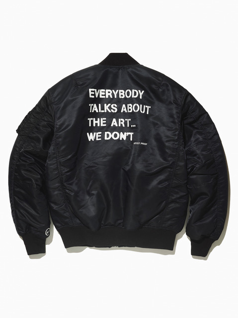 ノンネイティブ“モノトーン”機能素材のMA-1ジャケット、フラグメント