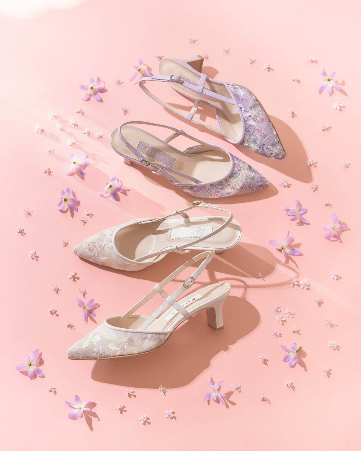 ダイアナ「花束」着想の“パステル花柄”パンプス＆チュールリボンの