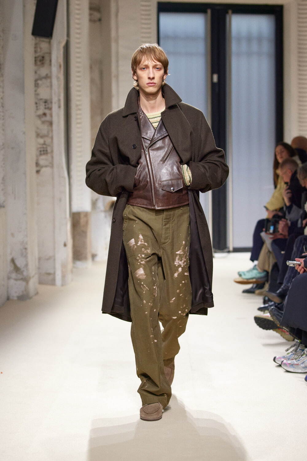 オーラリー 2025年秋冬コレクション - ノスタルジー、1着の服が大切に