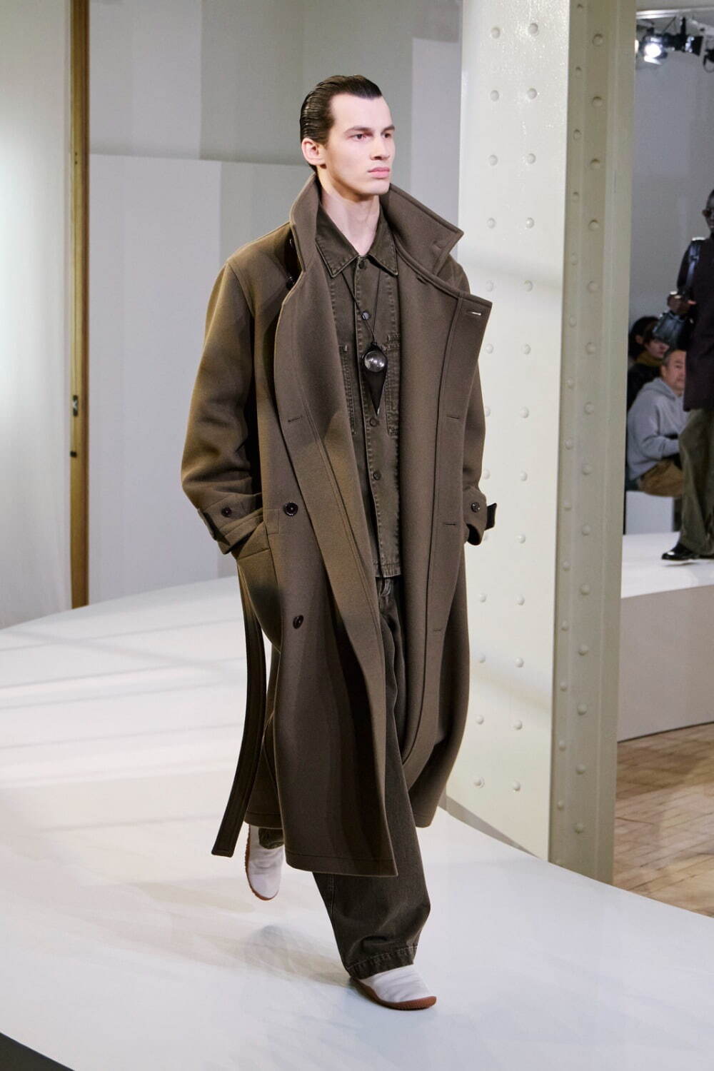 ルメール 2025年秋冬コレクション - 日常に引き立つ動きと表情の