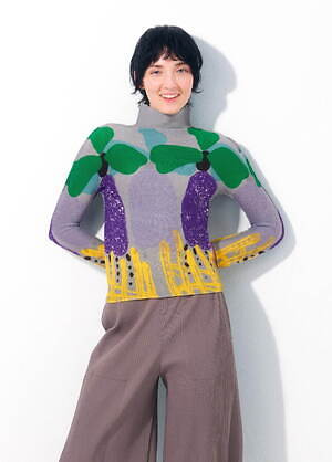 ミー イッセイ ミヤケ24-25年秋冬、花のストレッチプリーツウェアや