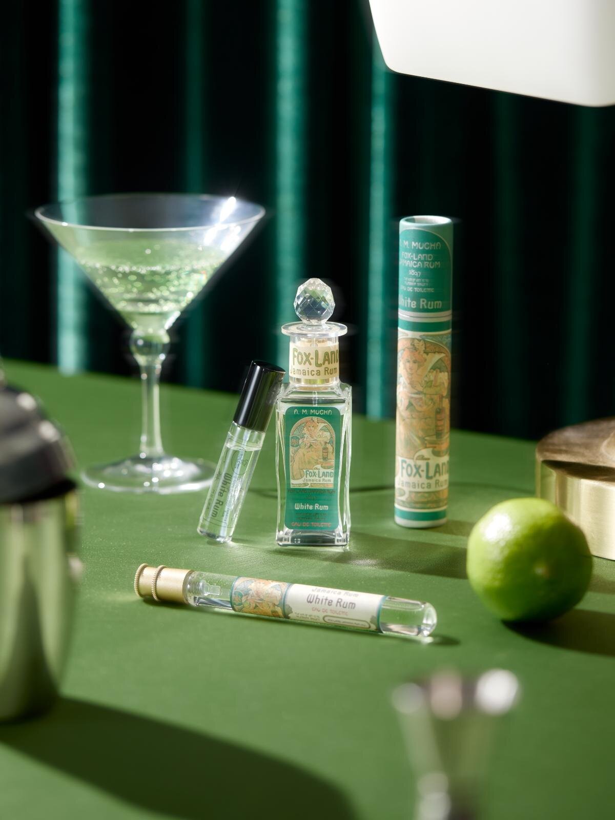 ミュシャ2025年クリスマス”ラム酒”着想フレグランス、大人の甘さ