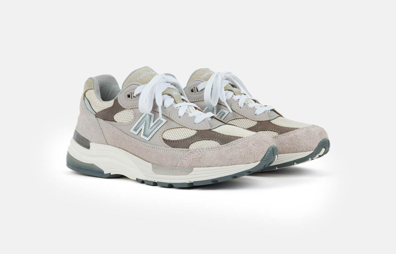 ニューバランスのUSA製「990」シリーズスニーカー、濃淡グリーンや