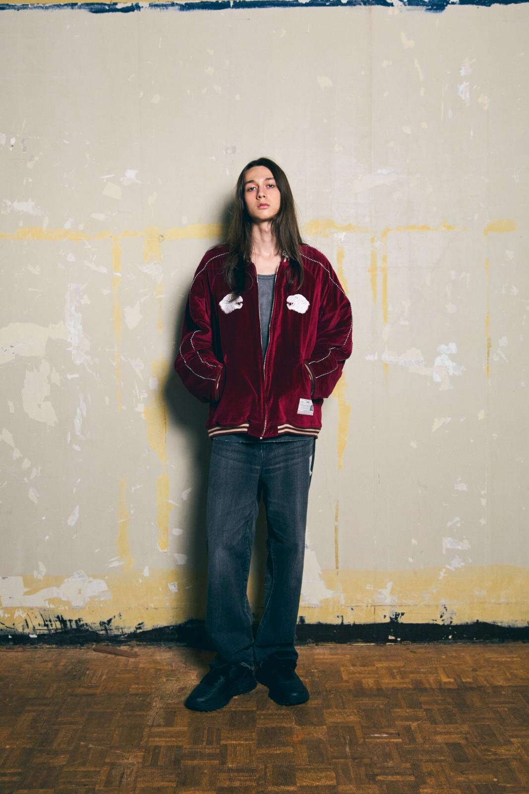 写真29/36｜メゾン ミハラヤスヒロ×GDC、“赤い8芒星”刺繍のスニーカー