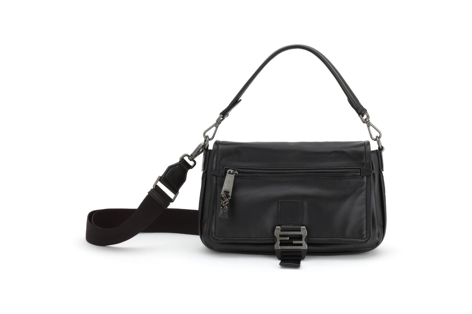 フェンディのレザーメッセンジャーバッグ、スポーティな”FF”ロゴ