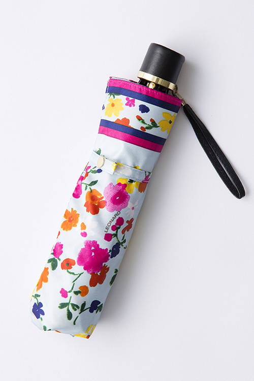 レオナールからカラフルな花柄レイングッズ発売 - トレンチレイン