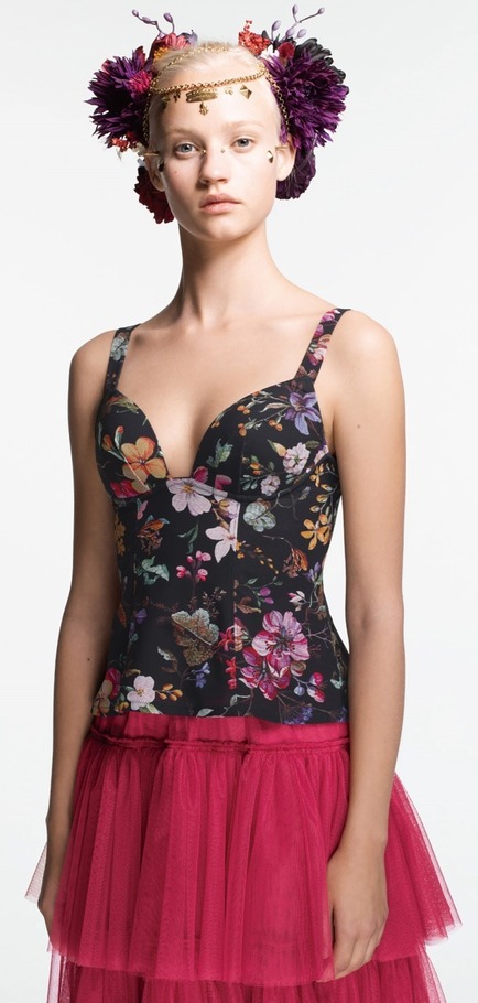 ワコール ディア」の“ブラック ベーシック”、知的でセクシーなインナー