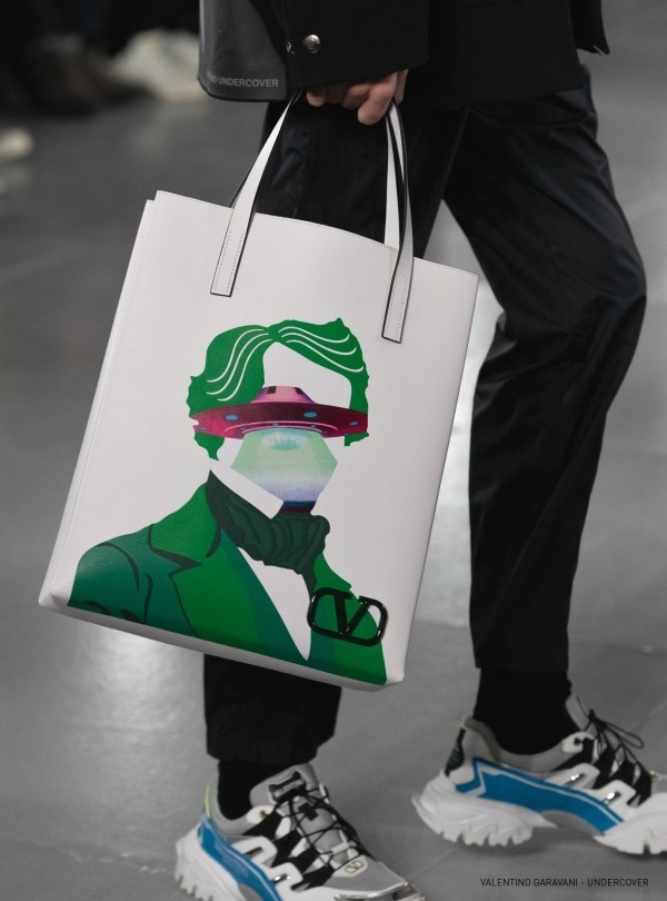 ヴァレンティノ×アンダーカバー、高橋盾による“過去と未来”がテーマの