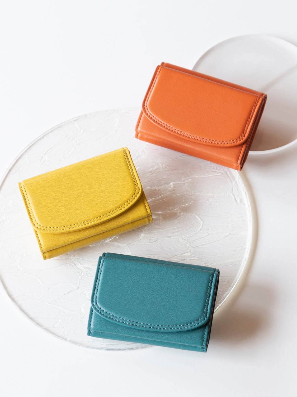 土屋鞄製造所の新革小物シリーズ「クーシェ」“自然”から着想した鮮やか