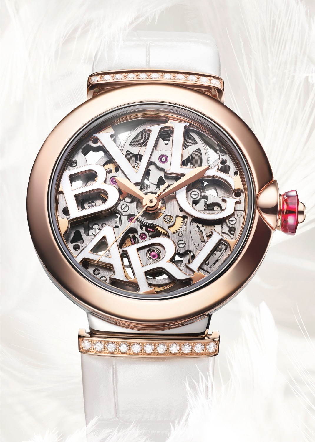 ブルガリのスケルトンウォッチ「ルチェア スケルトン」“白”のベルト