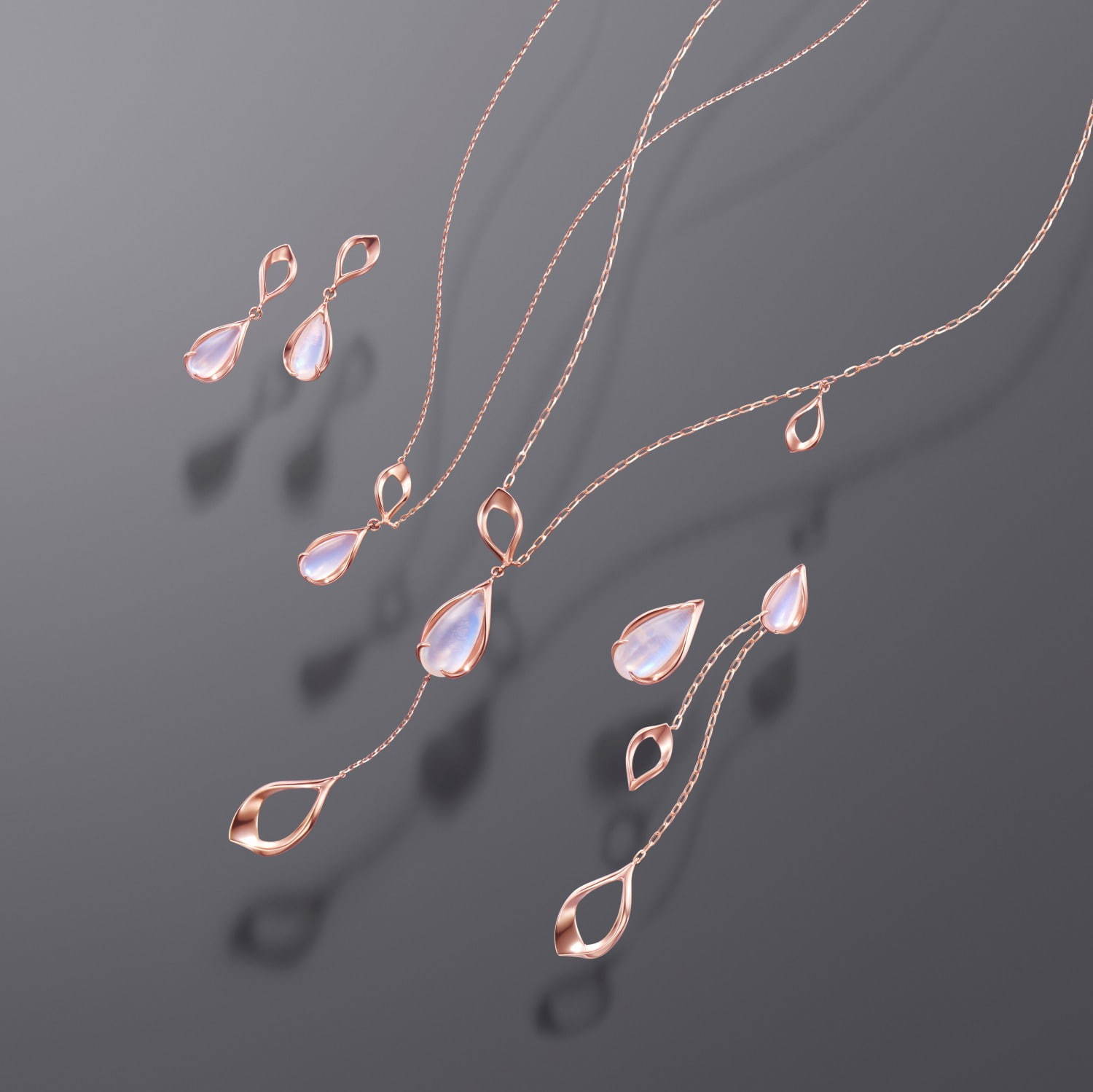 スタージュエリーの“桜”ピアス＆ネックレス、水面に揺らめく“花筏”を