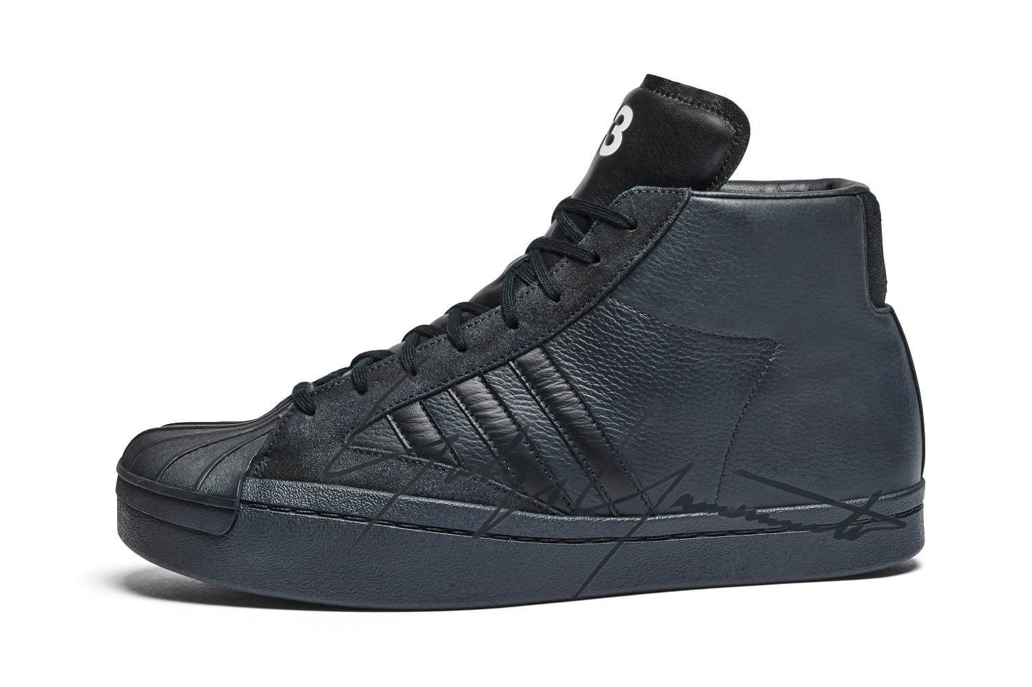 Y-3新スニーカー「ヨウジ スター」アディダス