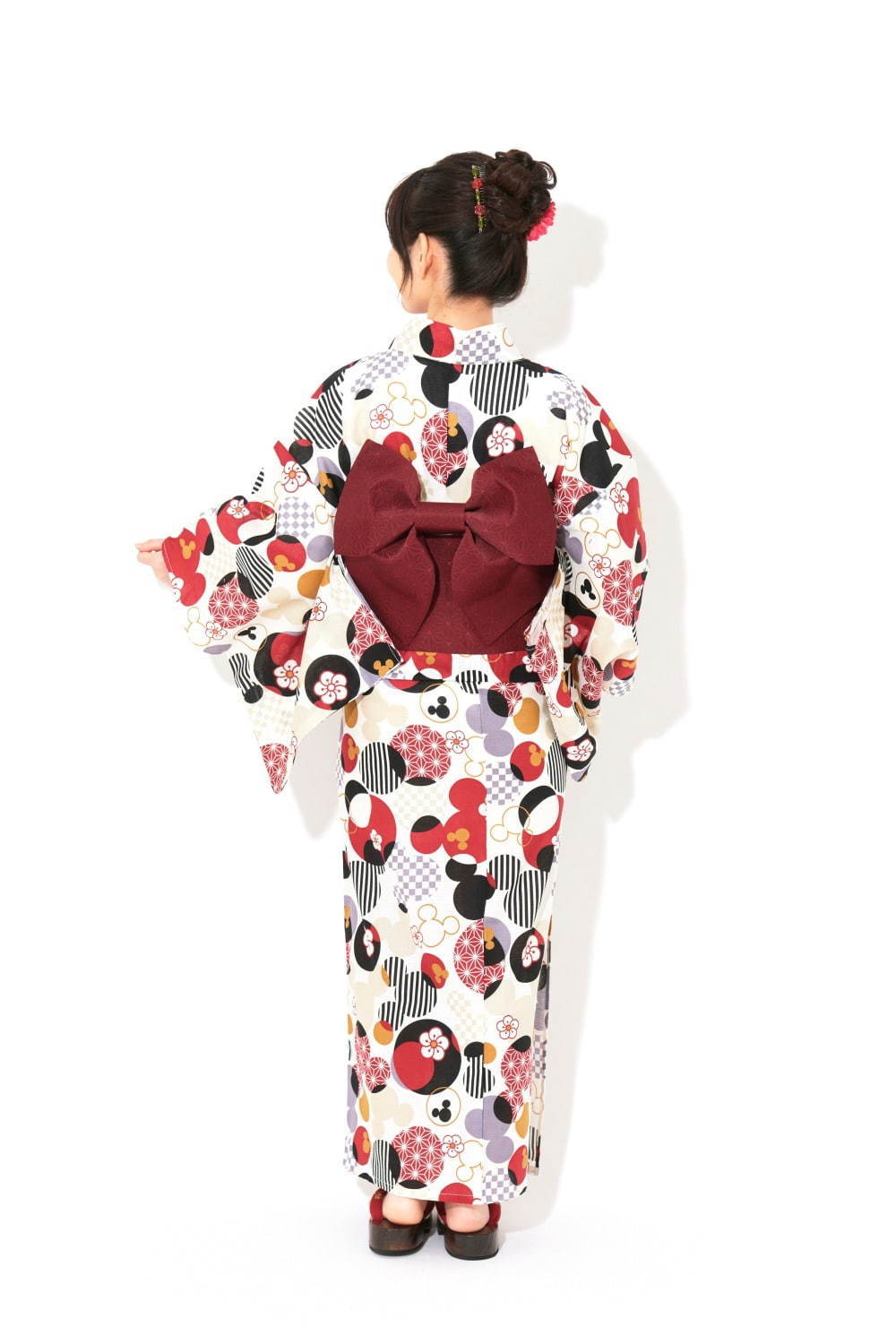 ふしぎの国のアリス』モチーフの新作浴衣、パンジーや蝶を散りばめて