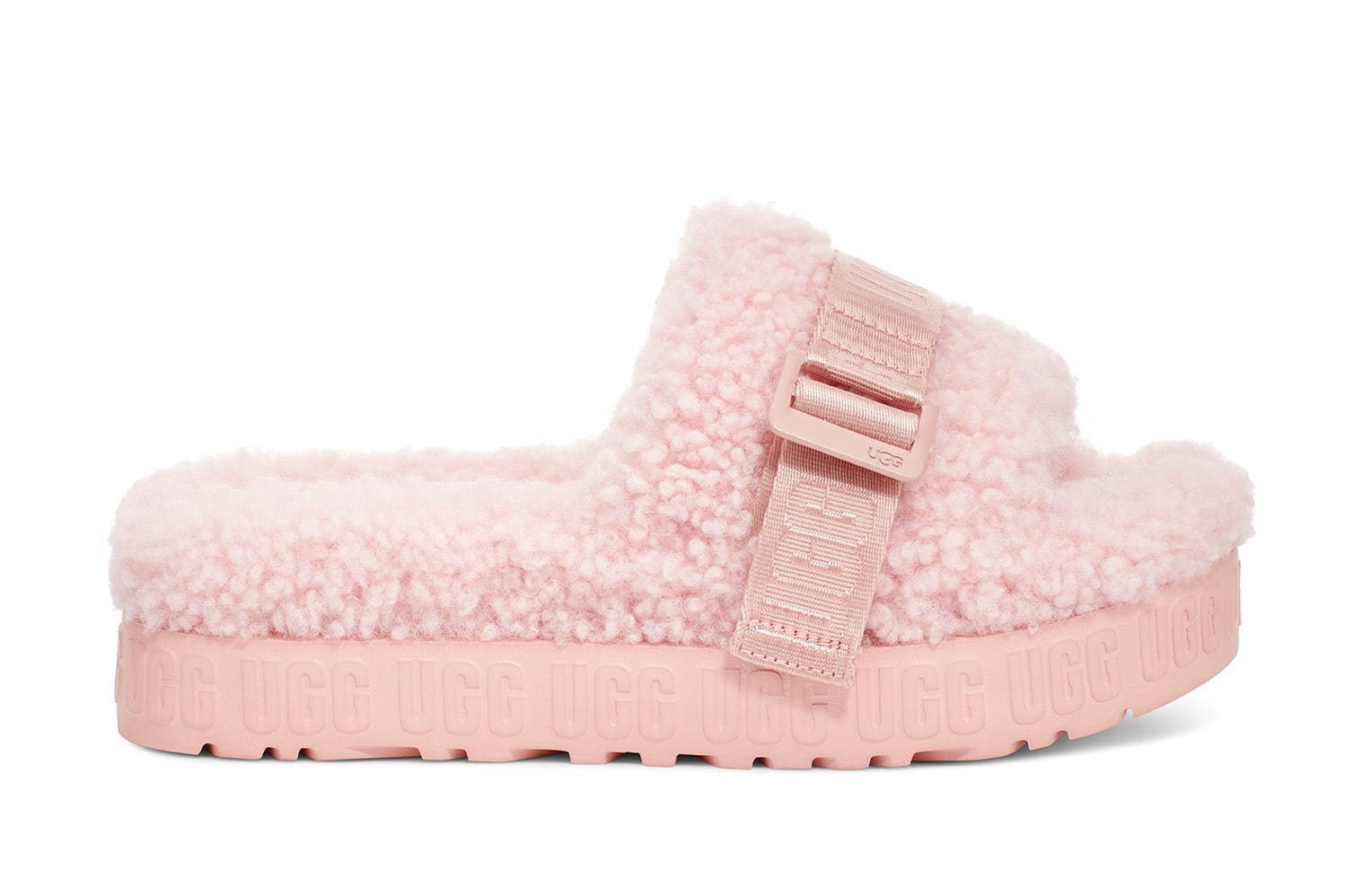 写真16/27｜UGGの“厚底ソール＆ふわふわファー”サンダル、ピンクや