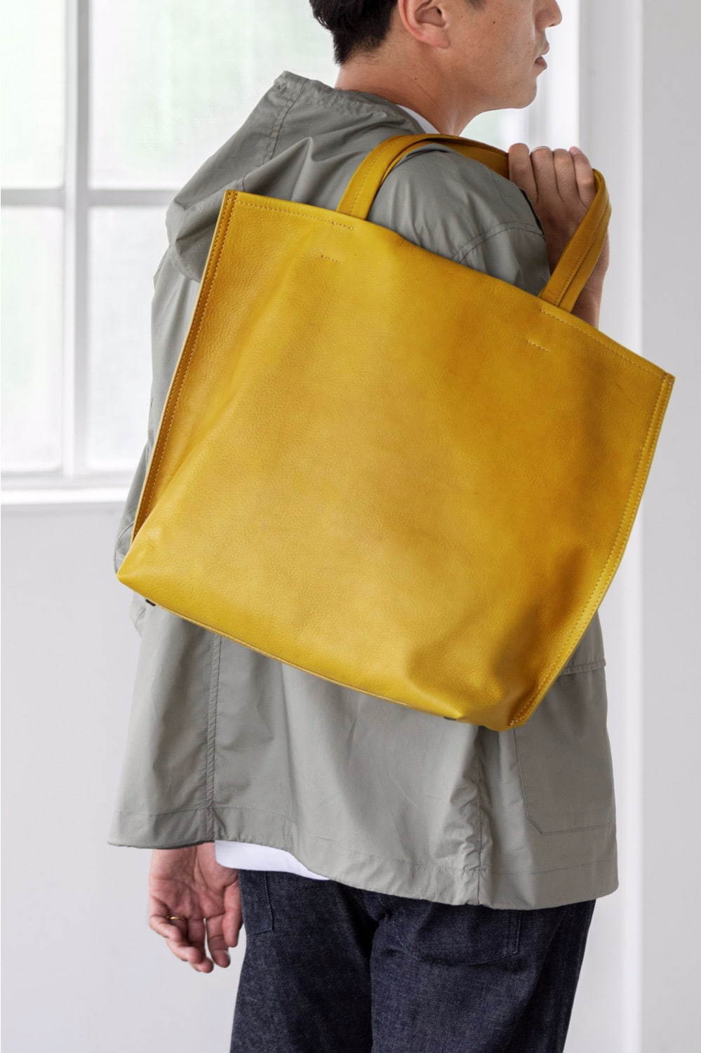 土屋鞄製造所“夕暮れの海”カラーのレザートートバッグ「カラー