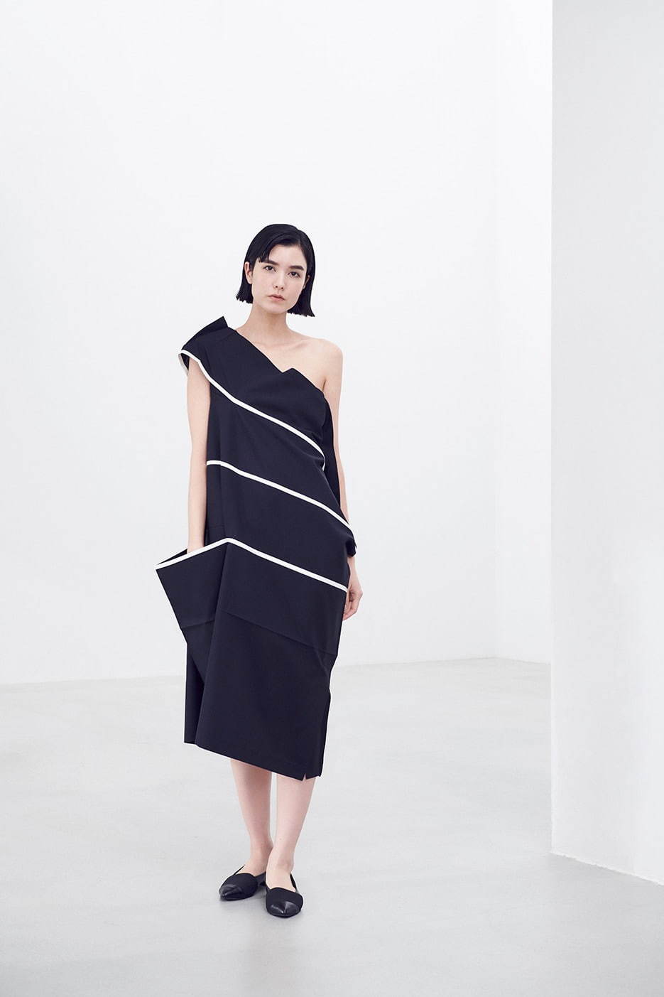 132 5. イッセイ ミヤケの新作、平面から立体への変化を楽しむ“正方形