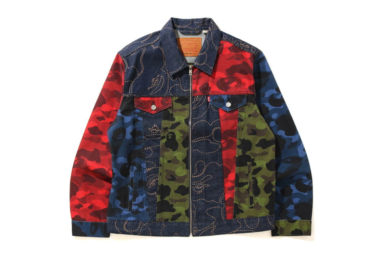 リーバイス×ア ベイシング エイプのトラッカージャケット、左右で“分割