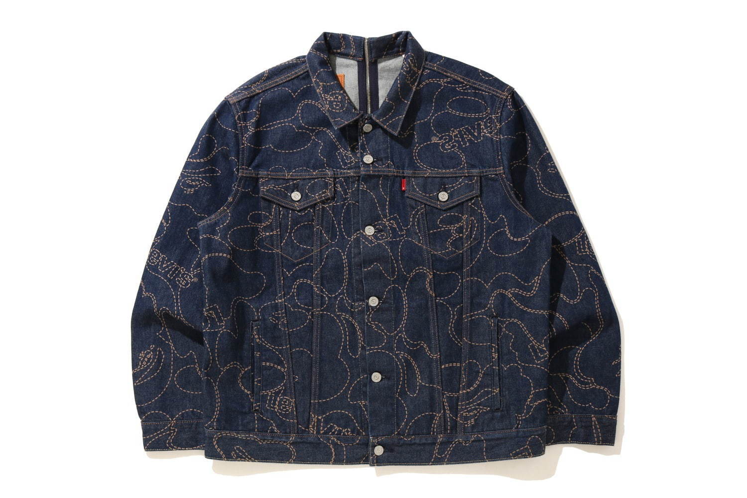 リーバイス×ア ベイシング エイプのトラッカージャケット、左右で“分割