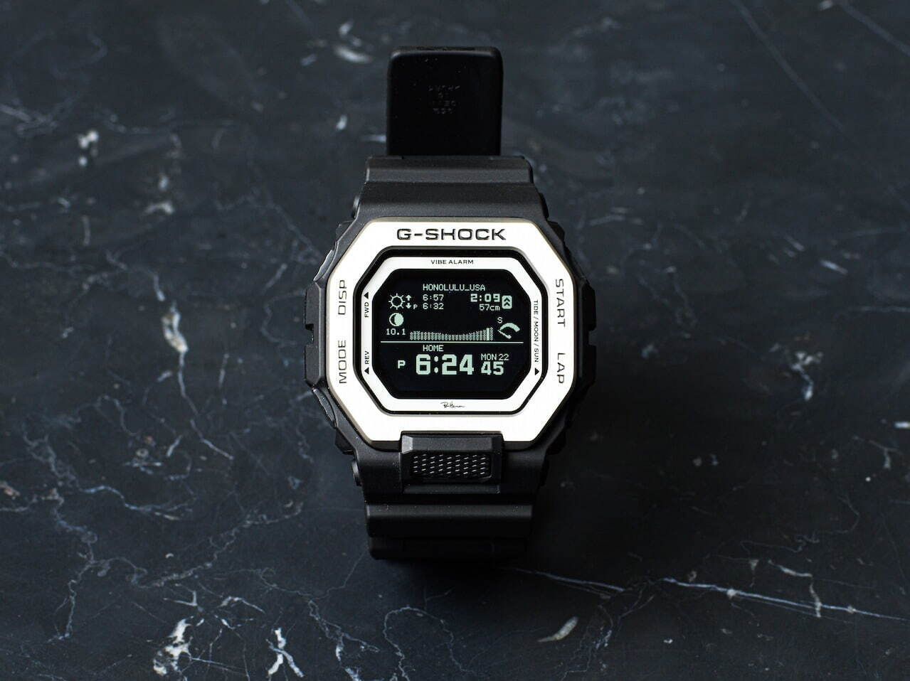 ロンハーマンからG-SHOCK「GBX-100」初の別注モデル、ブラック