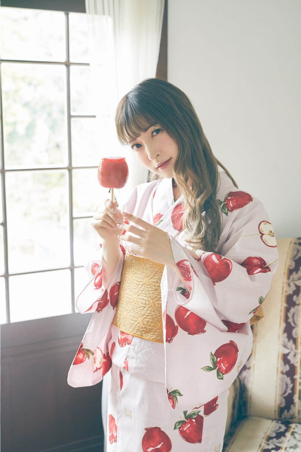 メゾン ド フルール21年夏の新作浴衣、ヒナゲシ＆林檎飴のモチーフを総