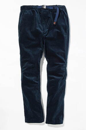 ノンネイティブ×グラミチのクライミングパンツ、ストレッチの効いた