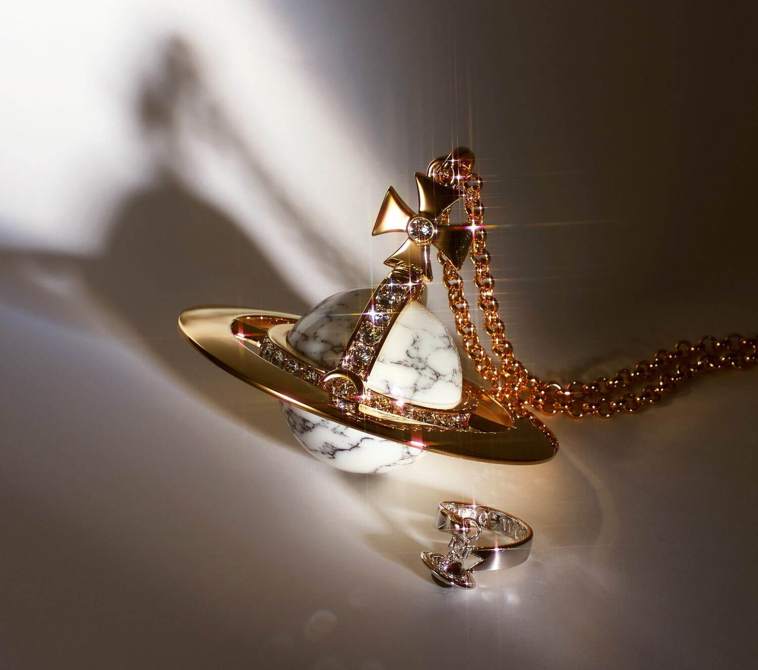 ヴィヴィアン・ウエストウッド“子猫”のウェア東京＆大阪に