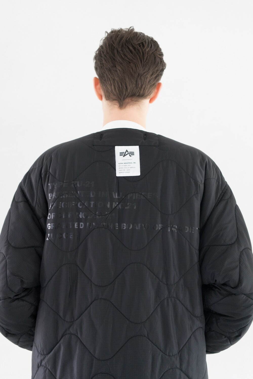 ズッカ×アルファ インダストリーズ、ミリタリー仕様の“リバーシブル