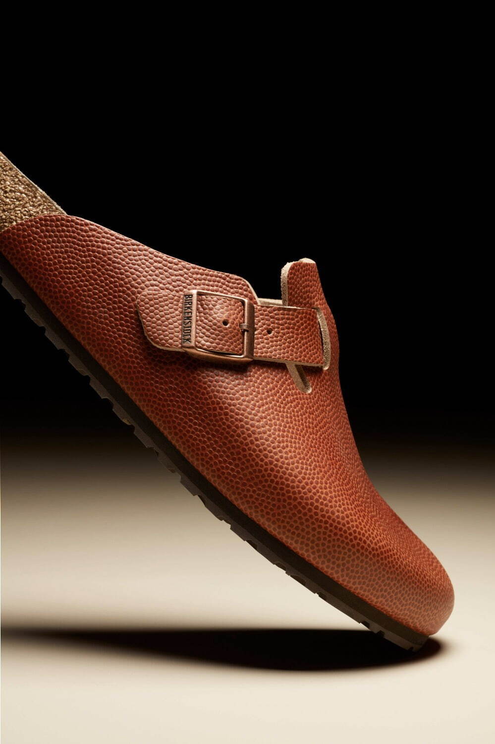 ビルケンシュトック“フットボールレザー”の高級レザーサンダル