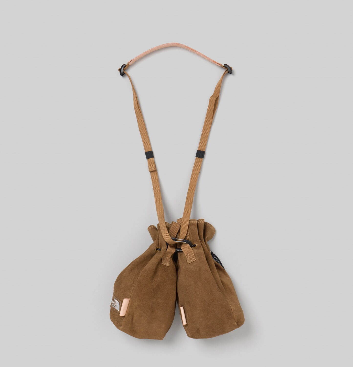 ザ・ノース・フェイス × エンダースキーマ、レザーシューズ要素と高