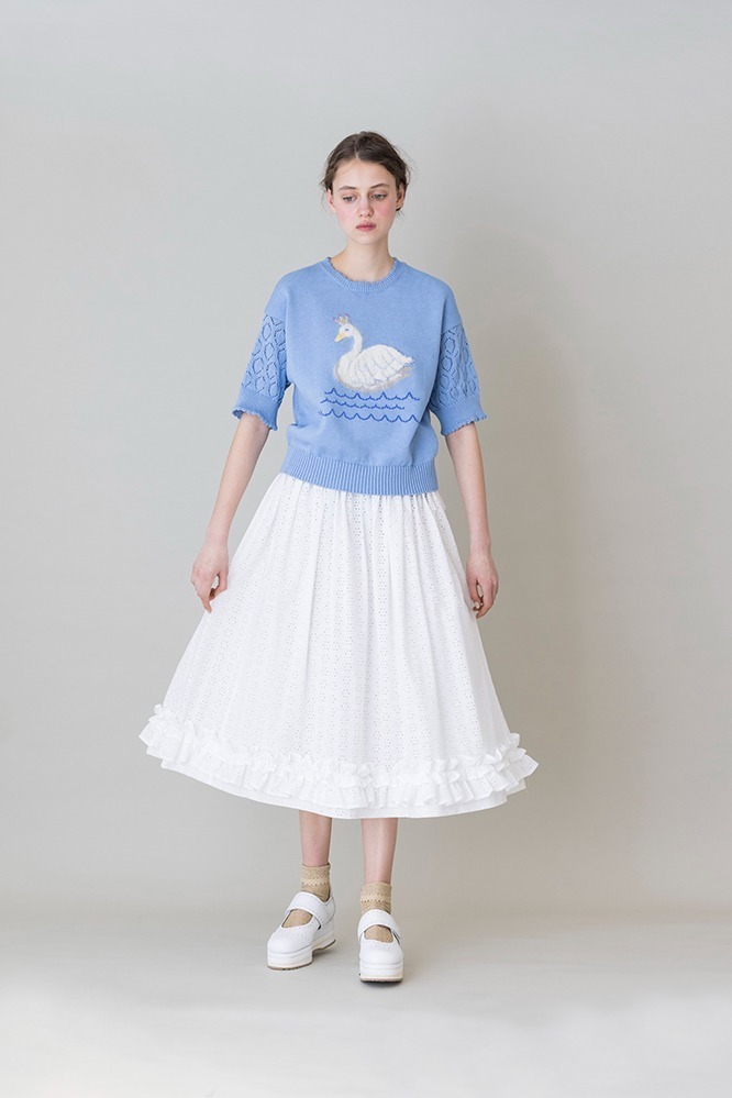 ジェーンマープル“白鳥の湖”モチーフのセーター＆フリルワンピース