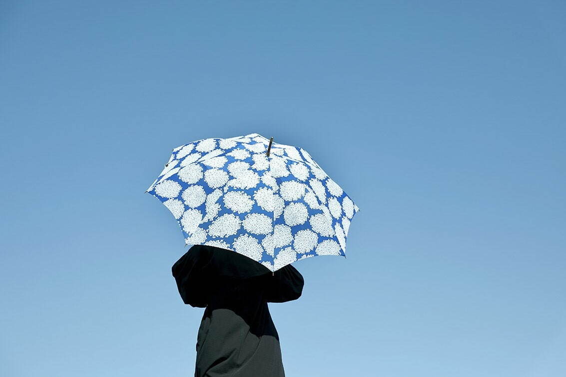 イイダ傘店 夏の傘展」銀座 蔦屋書店で、あじさい＆キンモクセイ柄の傘