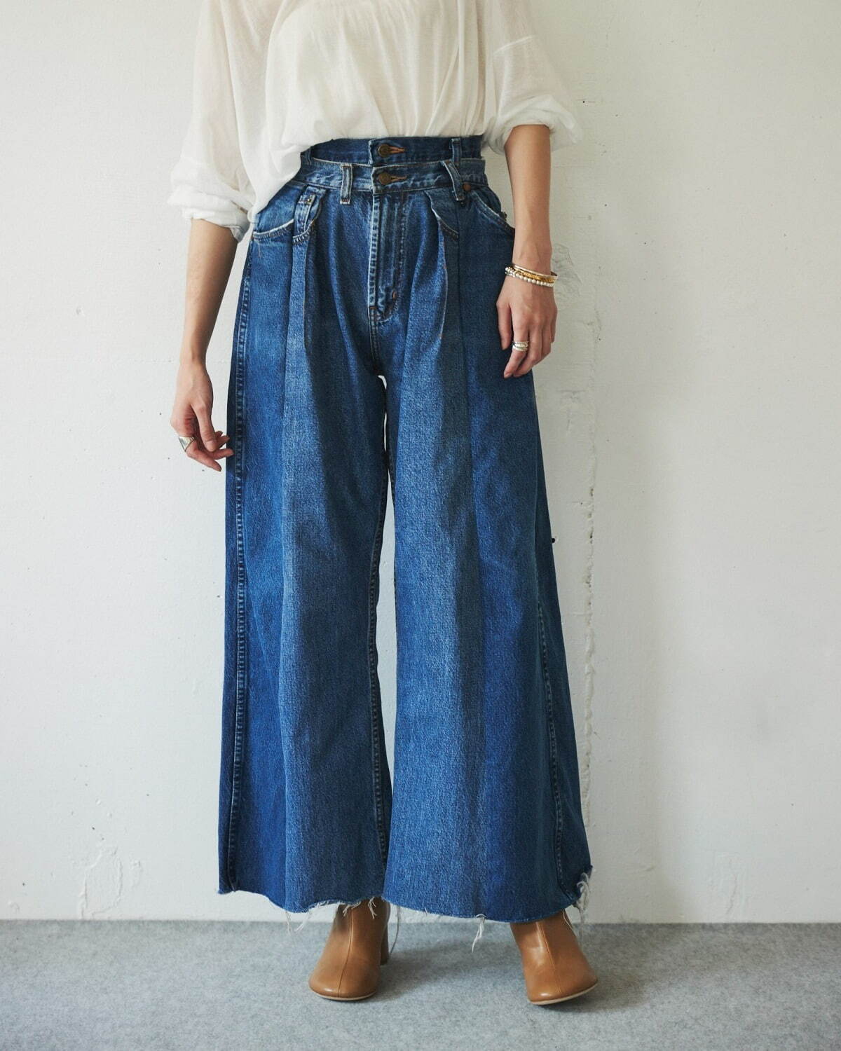 77サーカ“1点もの”リメイクデニムをカレンソロジー別注で、ルーズ