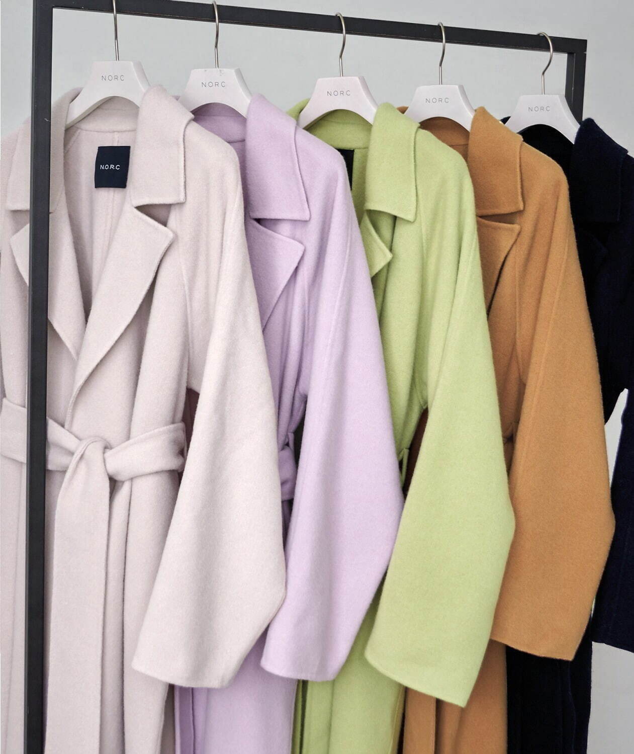 ノーク“完売必至”のウールコートにピンク＆トップベージュの限定色