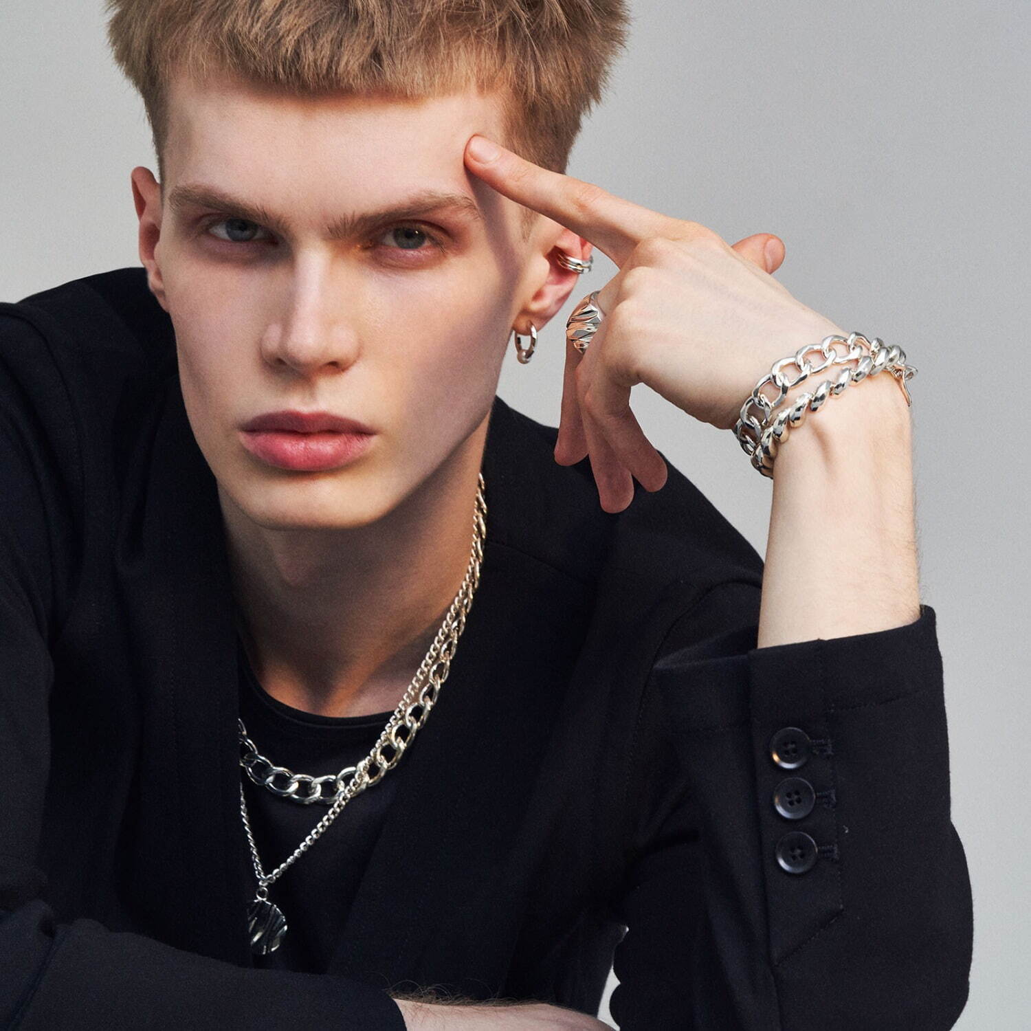 ブラウンレザー風ネックレス 幾何学デザイン ブラウンレザー風