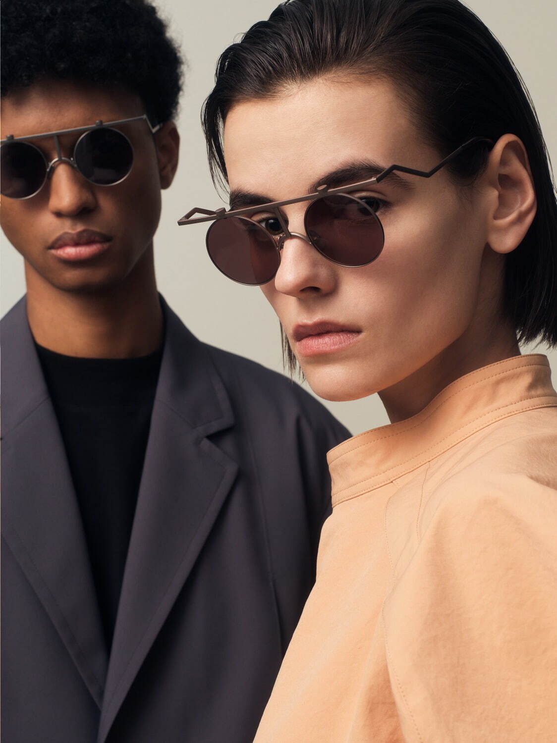 写真13/14｜イッセイ ミヤケ アイズ“一本の線×二つの円”のサングラス