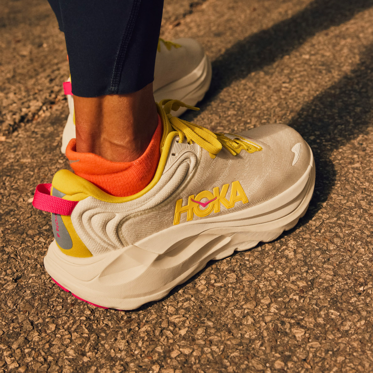 Brooks Adrenaline GTS 22 - White - Coral - Purple – Fit2Run