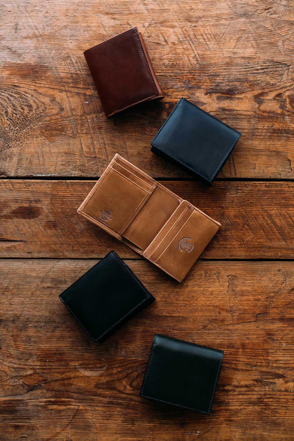 今最も注目のコンパクトウォレットS1975がVINTAGE BRIDLE LEATHERで