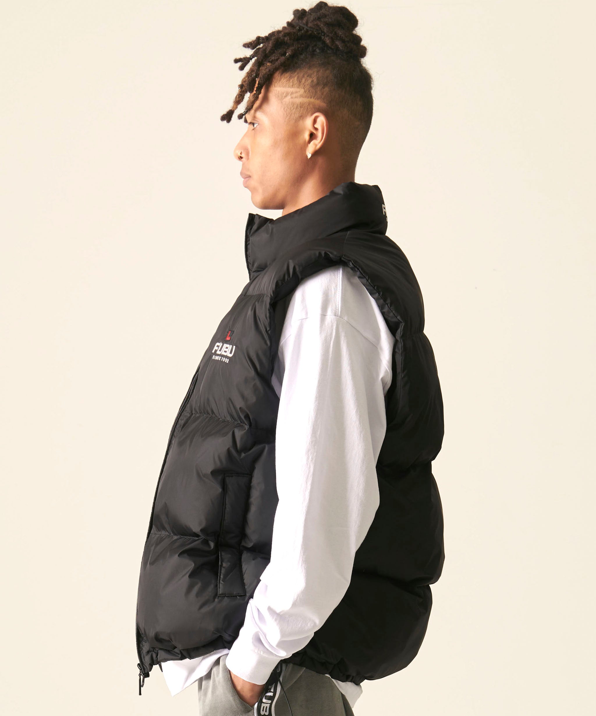 FUBU フブ アウター 中綿ベスト ナイロン ベストジャケット。FUBUは