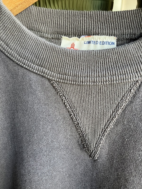 Two moon 丸胴両Vスウェット