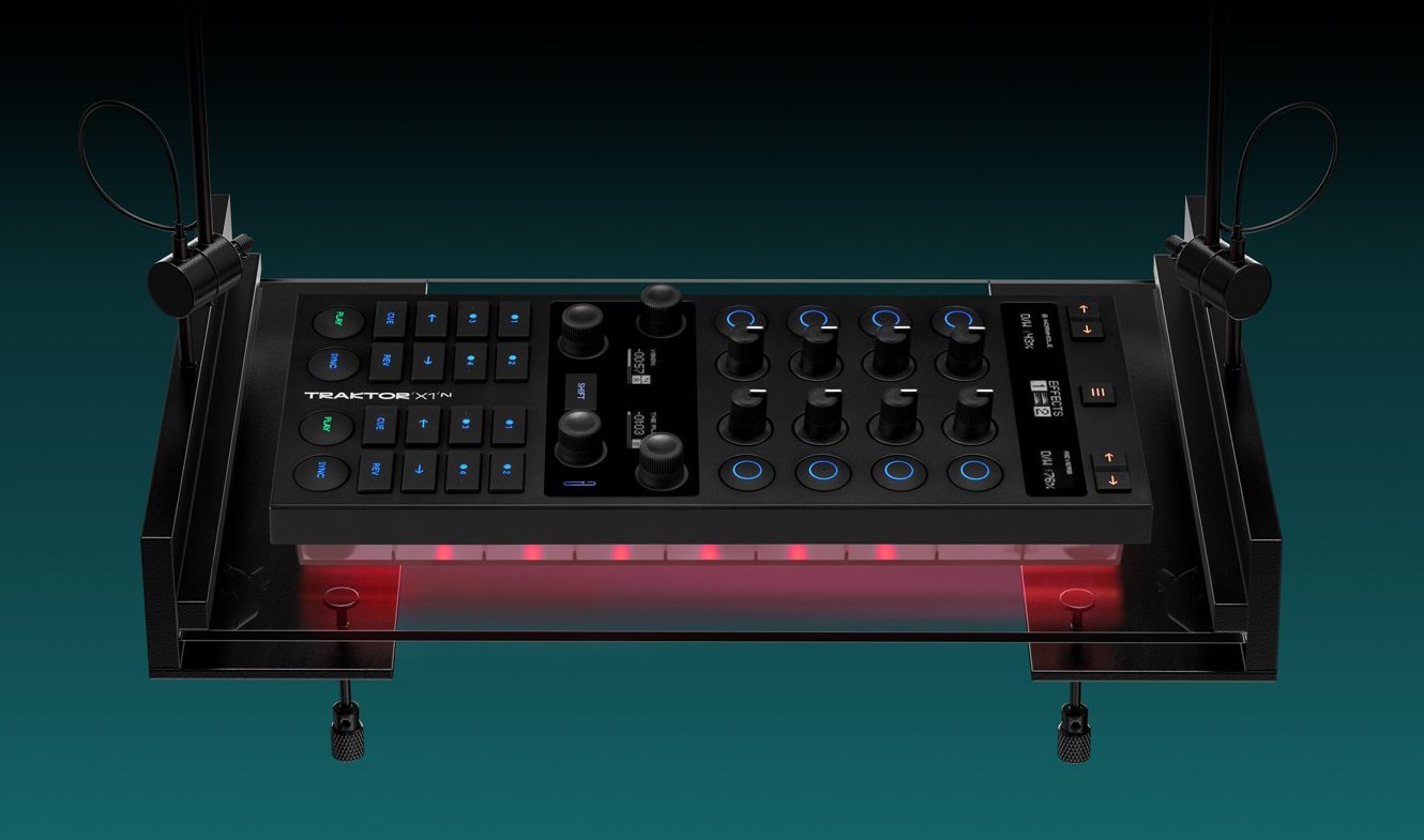 Native Instruments Traktor X1 MK3 Portable USB DJ Controller for