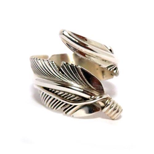 Harvey Mace（ハービー・メイス）作の フェザー型のリング