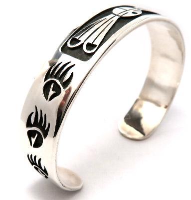 ホピ族のブレスレット・バングル 〔アメリカインディアンが創る〕