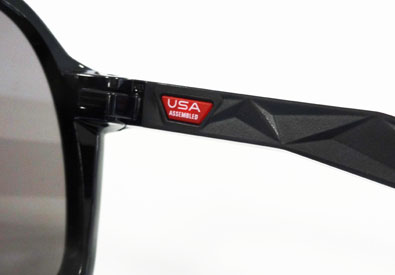 レンズやフレームカラーを自由な組み合わせでオーダー出来るOAKLEY