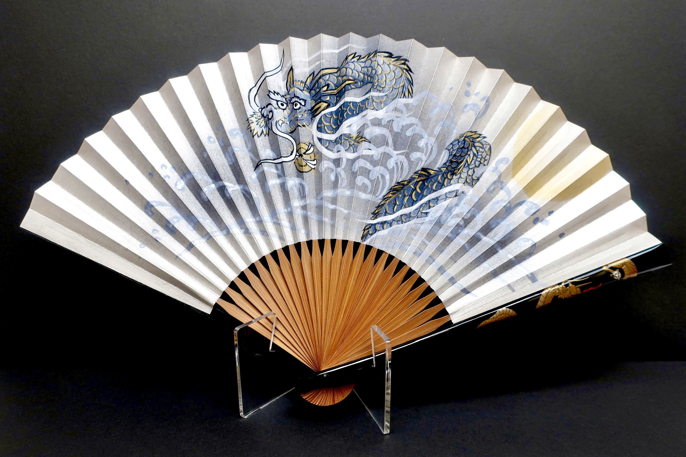 紳士用 黒塗京蒔絵扇子「龍（ダイヤ入り）」