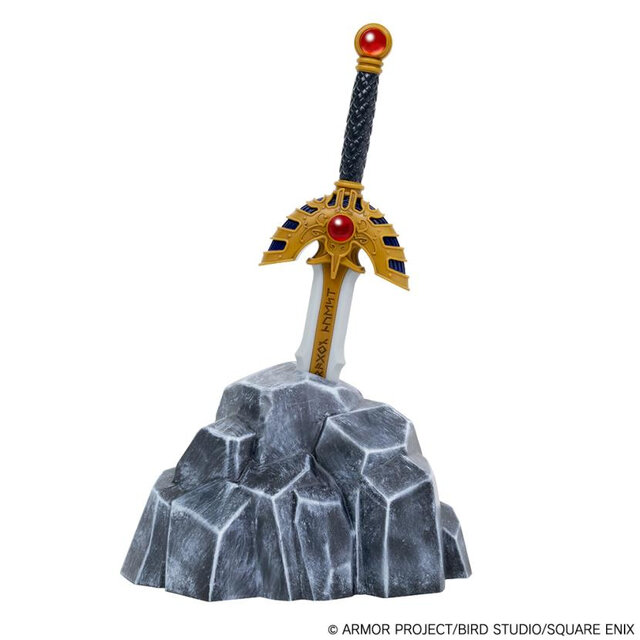 ドラクエ』岩台座付きロトの剣や、光るゾーマフィギュアなど