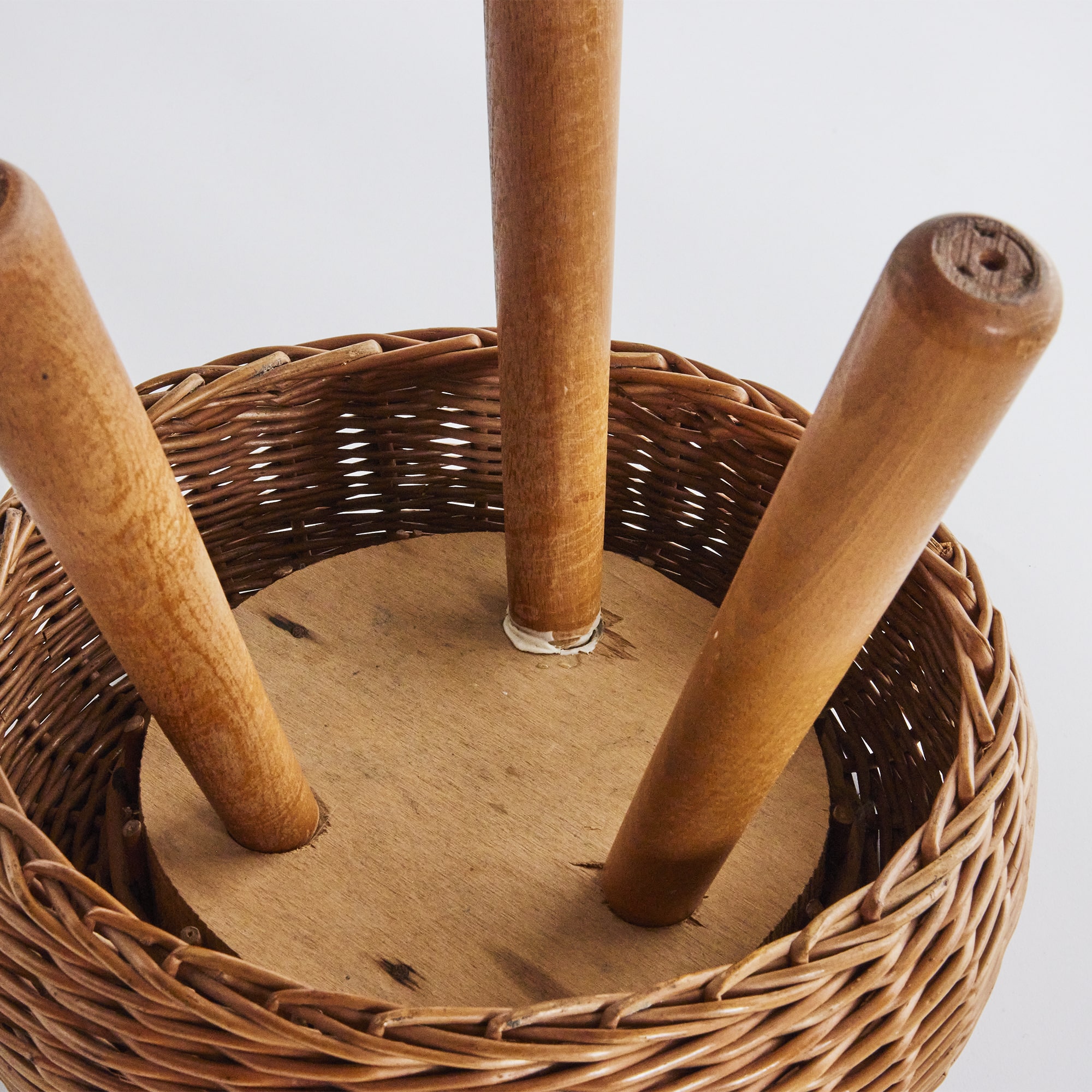 Auction #01】Tony Paul / Wicker Stool｜EXHIBIT WORKS｜IDEE SHOP Online