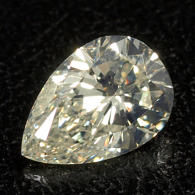 天然ダイヤモンド ルース(裸石) 0.553ct, Kカラー, SI-2, ペアシェイプ