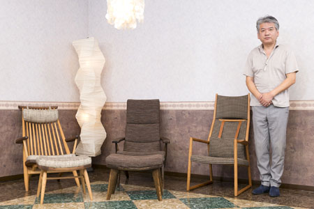 日進木工 新作・Sofセミアームチェアと座り比べ Sof SWC-833 / WHITE