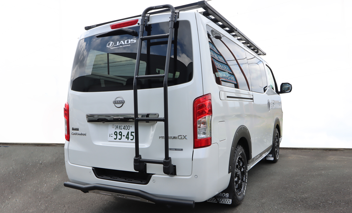 キャラバンに、高品質なアルミボディ「JAOS リヤラダー AL」を取付け